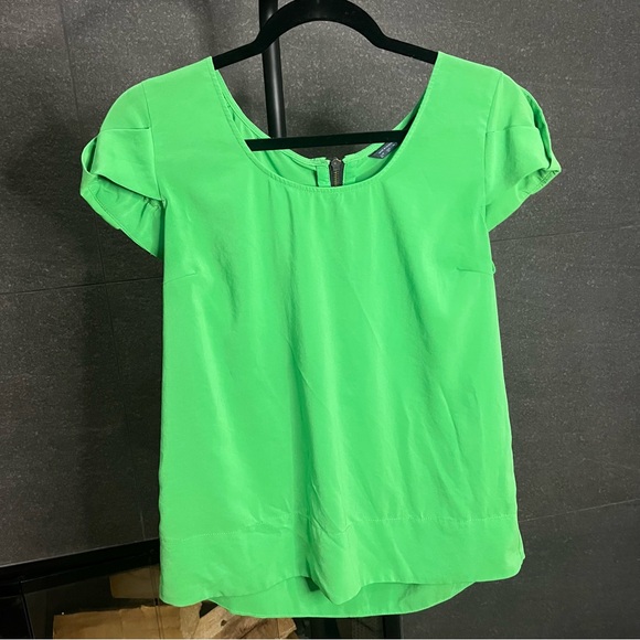 Zara Green Scoop Neck Short Sleeved Top Exposed Zipper Size Medium - Picture 1 of 9